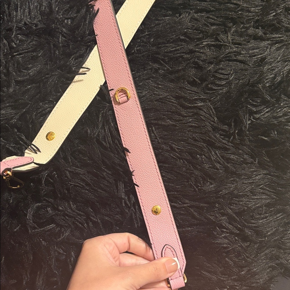 LV LockMe Shoulder Bag Strap - Picture 3 of 6
